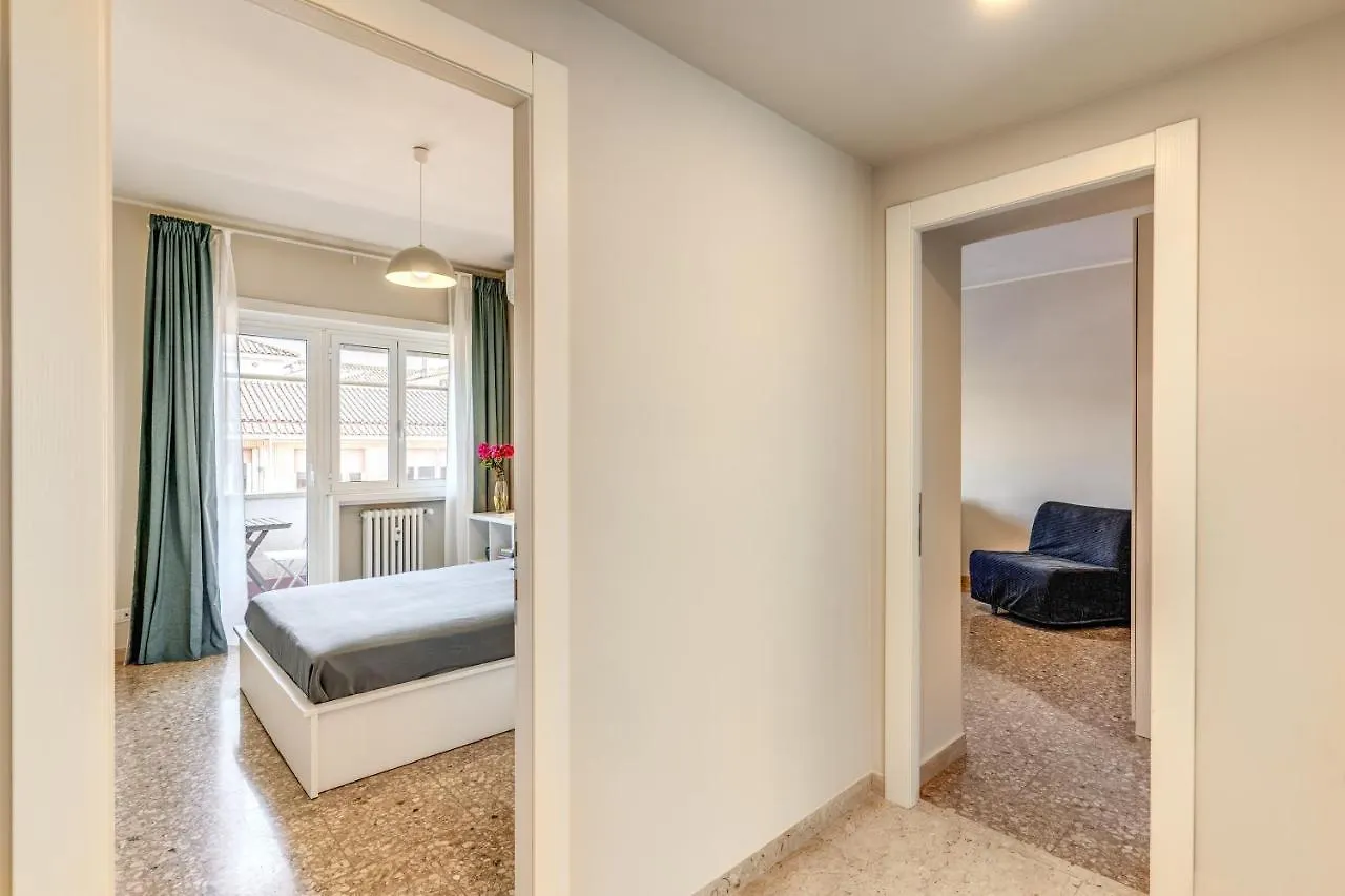 Holydom71 Apartman Róma