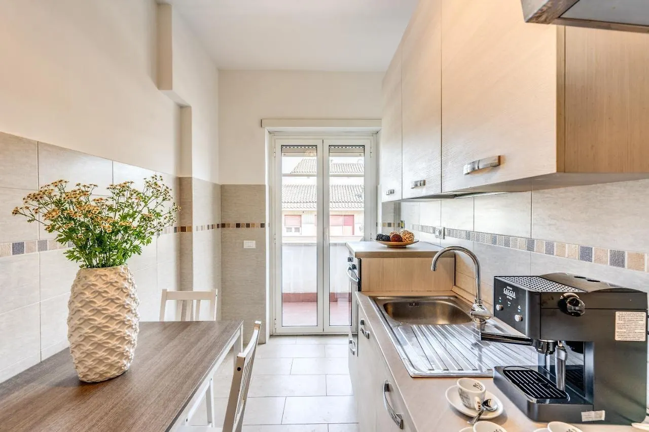 Holydom71 Apartman Róma