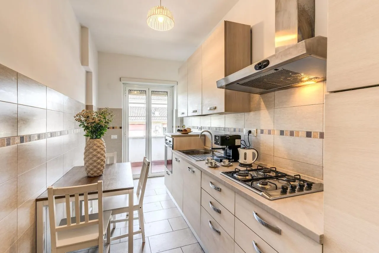 Holydom71 Apartman Róma